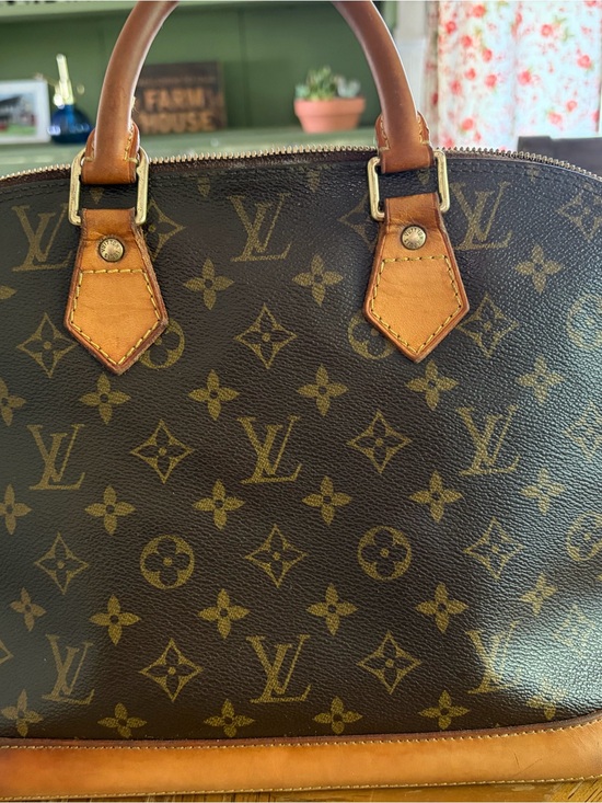 Louis Vuitton Handbags - Authentic Louis Vuitton Alma PM
